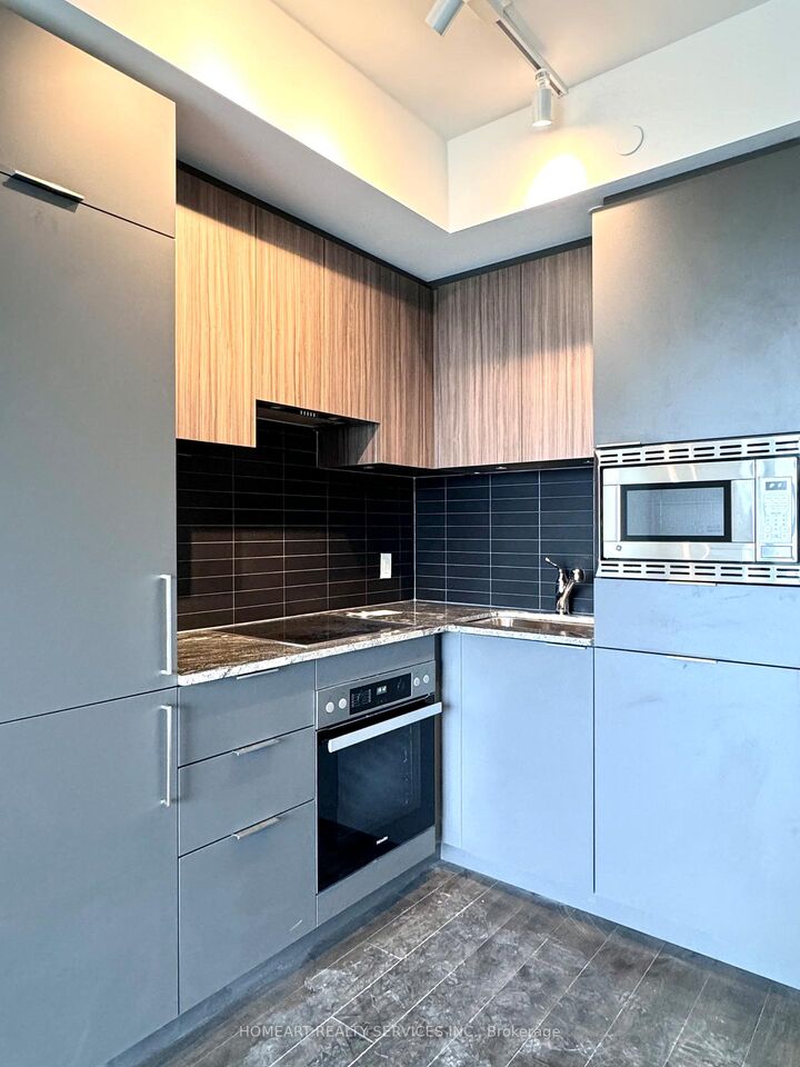 Property Photo:  50 O'Neill Road 2805  ON M3C 0H1 