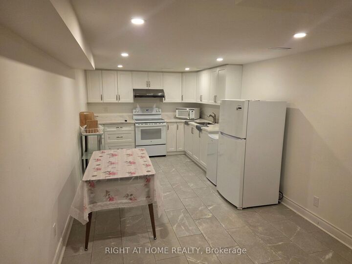 Property Photo:  131 Thicketwood Drive  ON M1J 2A2 