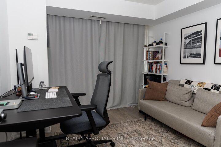 Property Photo:  6 Pirandello Street Th9  ON M6K 0B1 