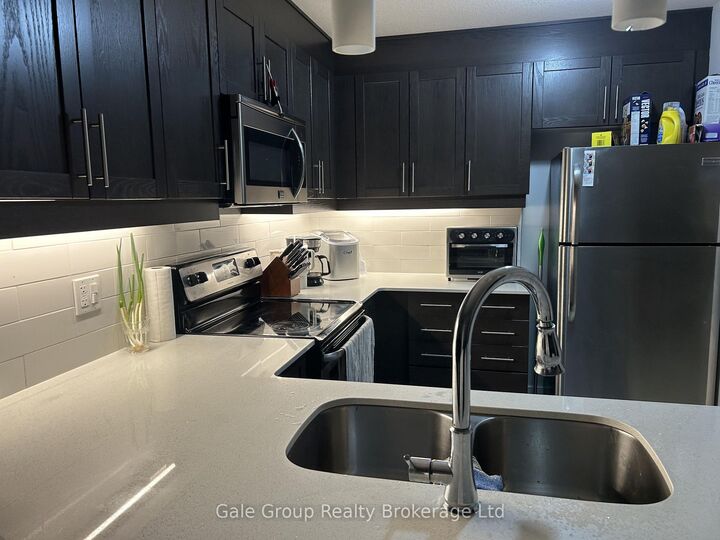 Property Photo:  34 Brock Street W 203  ON N4S 1B8 