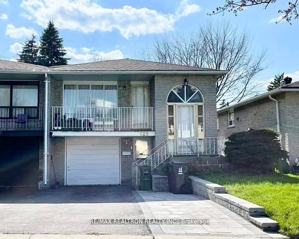 Property Photo:  129 Sexton Crescent Upper  ON M2H 2L7 