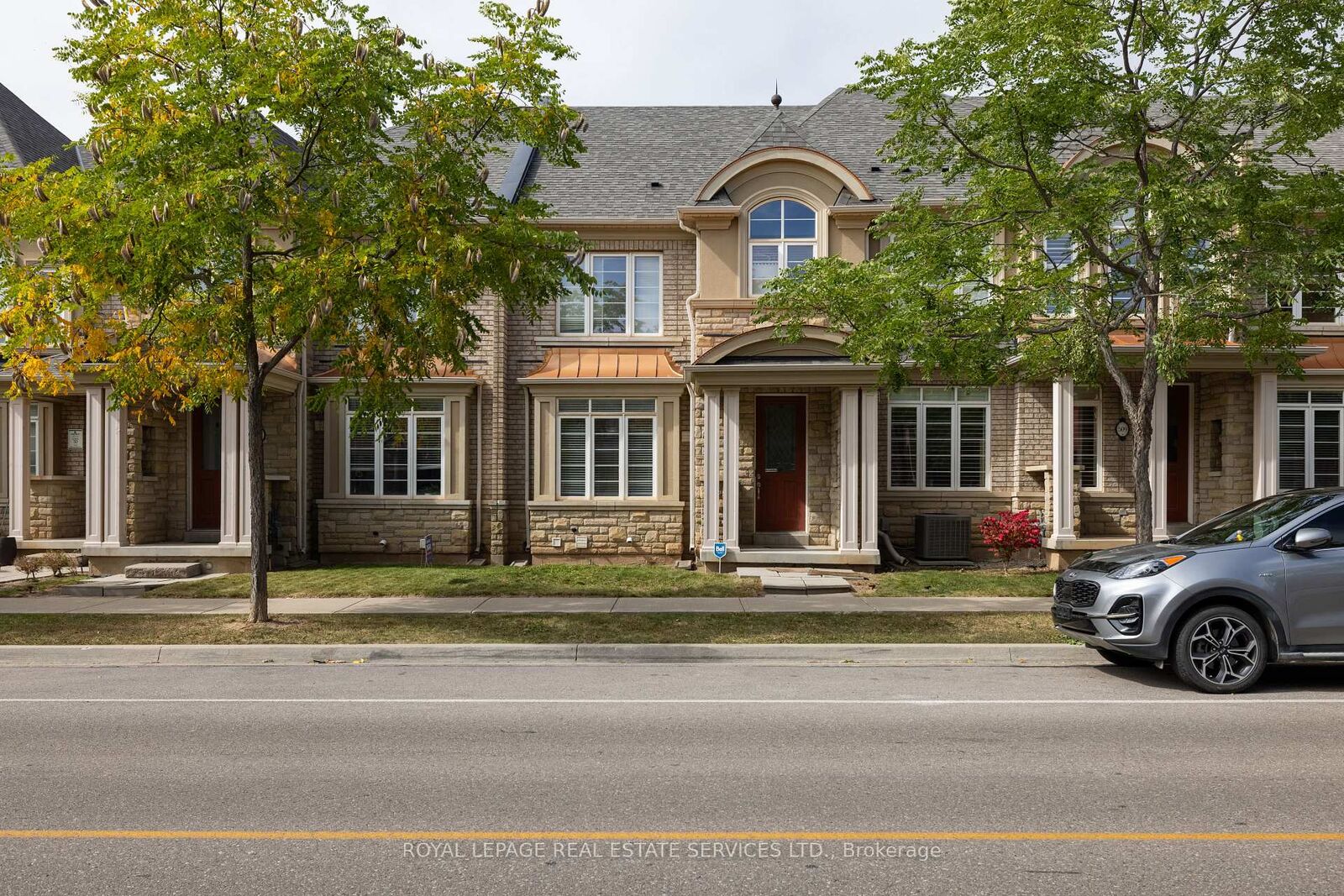 Property Photo: 511 Sixteen Mile Drive ON L6M 0P7