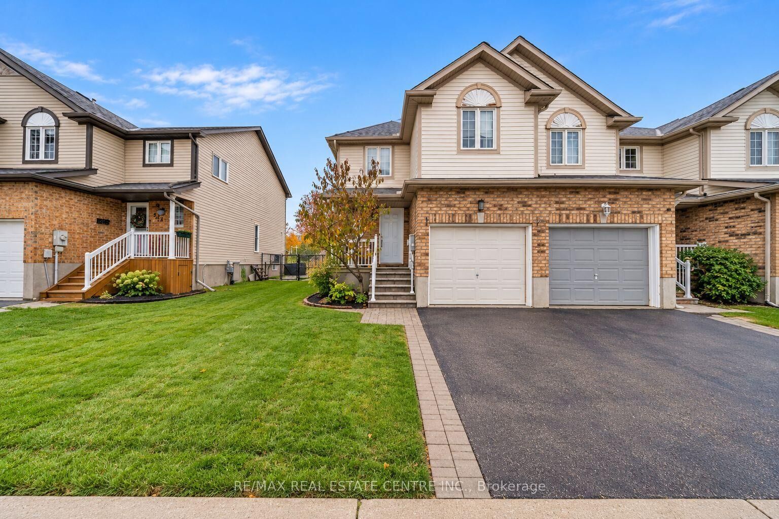 Property Photo: 255 Prosperity Drive ON N2E 4B1