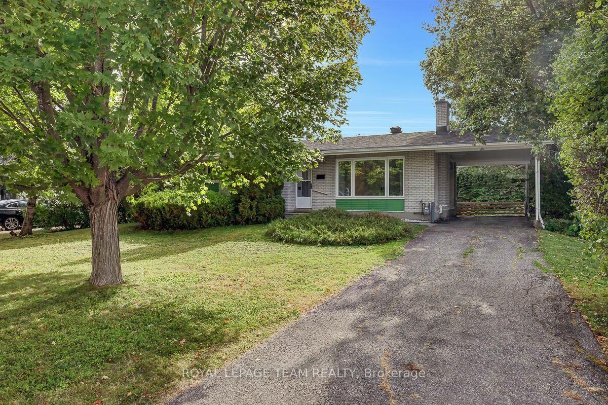 Property Photo:  12 Kesler Avenue  ON K2E 5Z1 