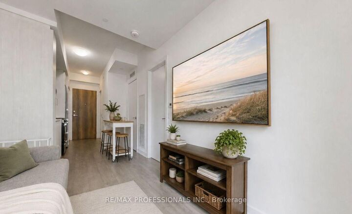 Property Photo:  251 Manitoba Street 504  ON M8Y 0C7 