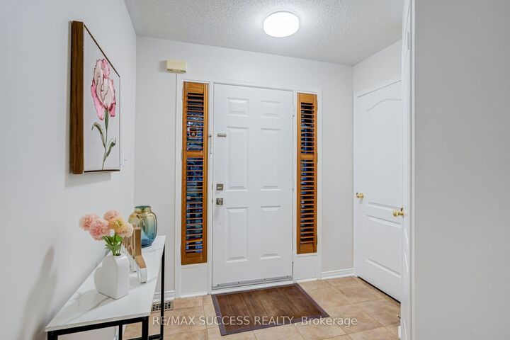 Property Photo:  54 Ferncroft Place  ON L7A 3C8 