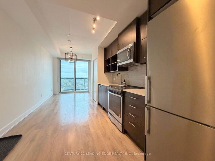 Property Photo:  128 Fairview Mall Drive 1206  ON M2J 0E8 