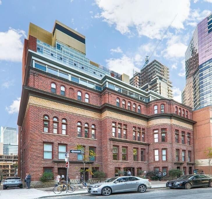 Property Photo: 11 St Joseph Street 709 ON M4Y 3G4