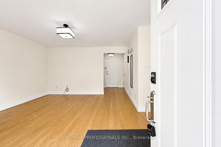 Property Photo:  160 Carsbrooke Road 20  ON M9C 1G9 