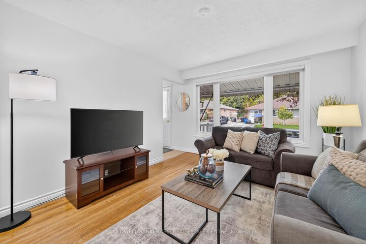 Property Photo:  140 Willow Lane  ON L3Y 4J3 