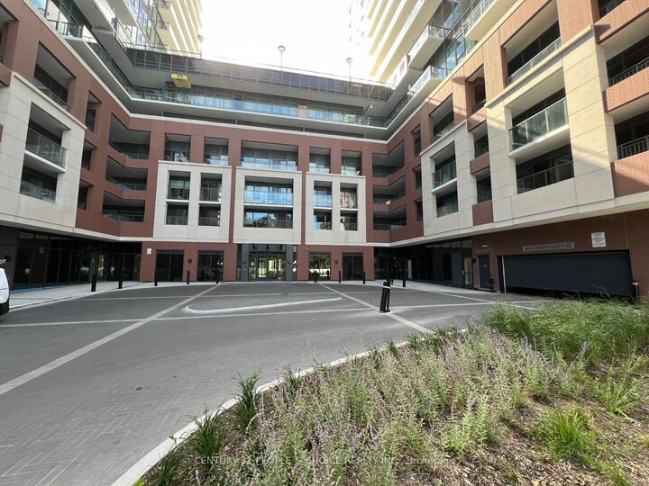Property Photo:  4010 Eglinton Avenue W 2704  ON M9A 0G5 