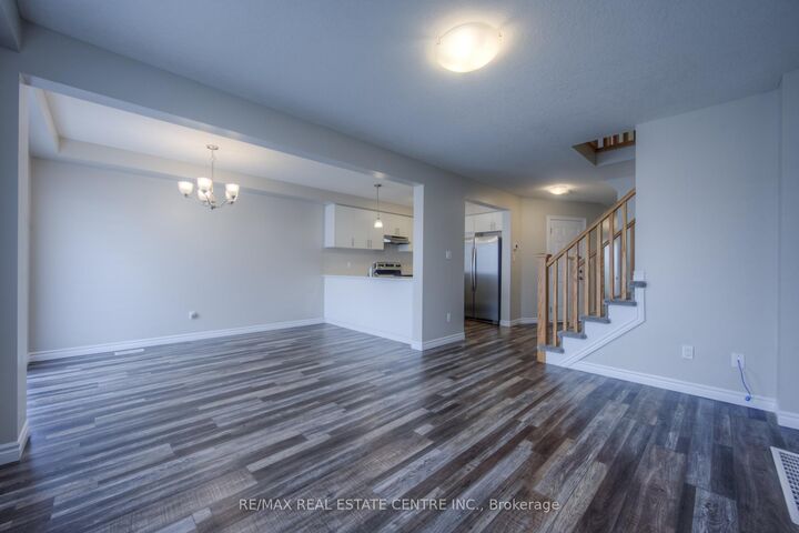Property Photo:  309 Bradshaw Drive  ON N5A 0K2 
