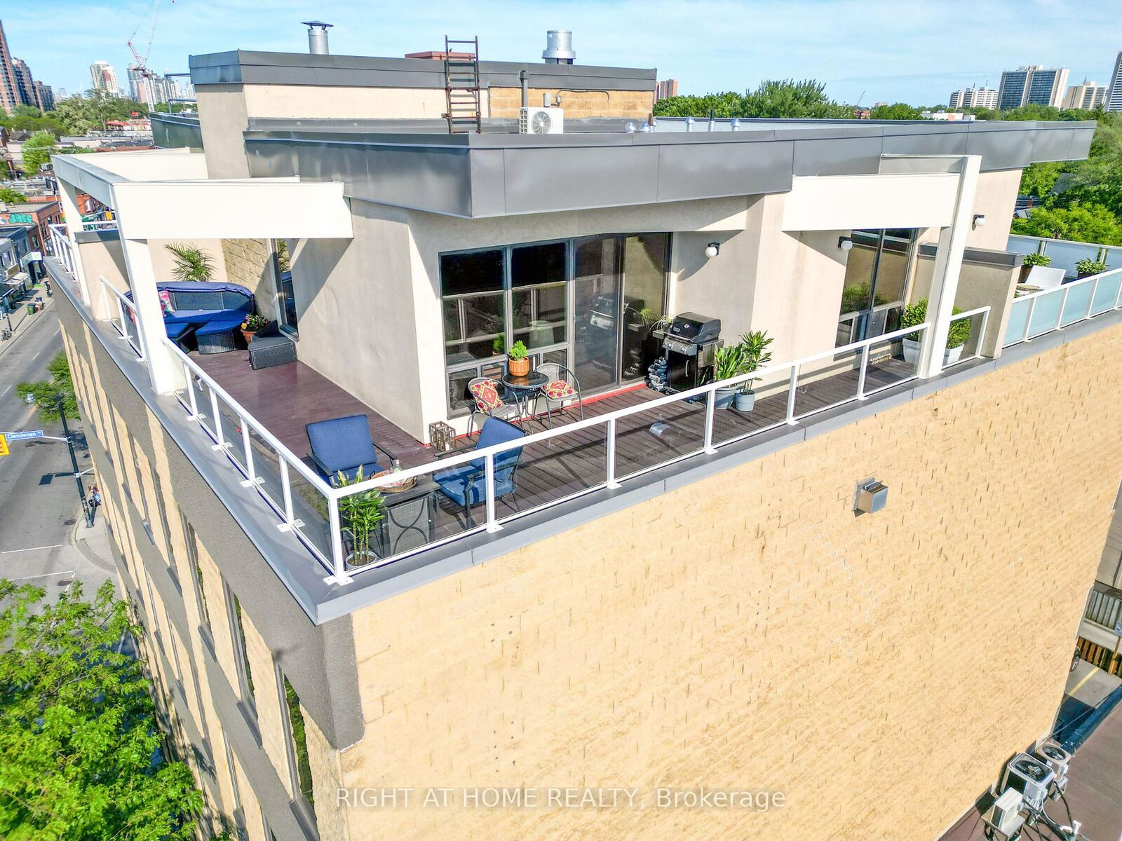Property Photo: 1 St Johns Road 504 ON M6P 1T7