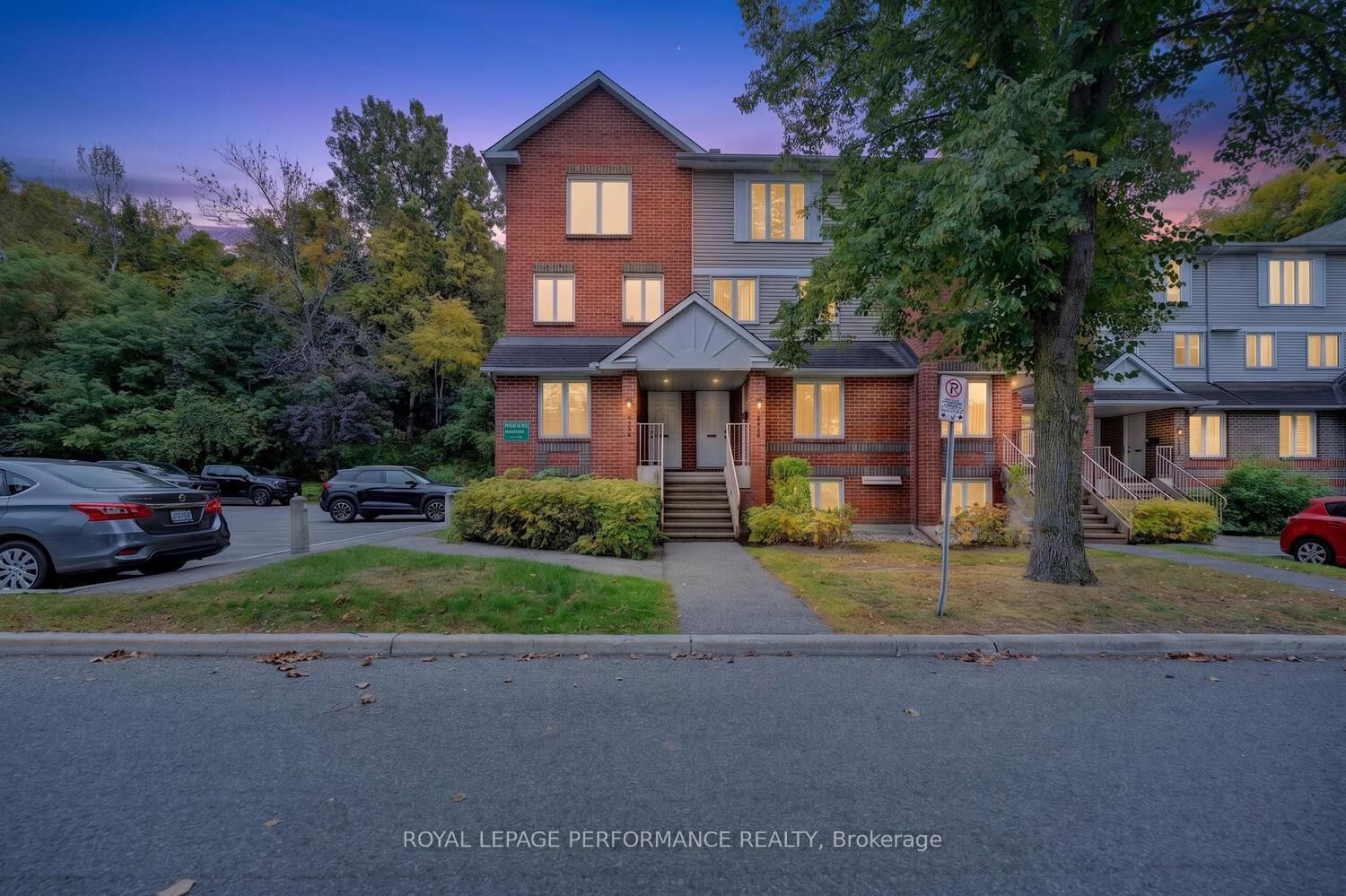 Property Photo: 6812 Jeanne Darc Boulevard N A ON K1C 6E9