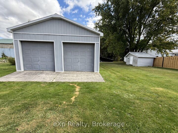 Property Photo:  42 Clarinda Street S  ON N0G 2S0 