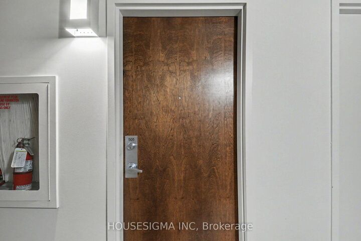Property Photo: 383 Cumberland Street 505 ON K1N 1J7