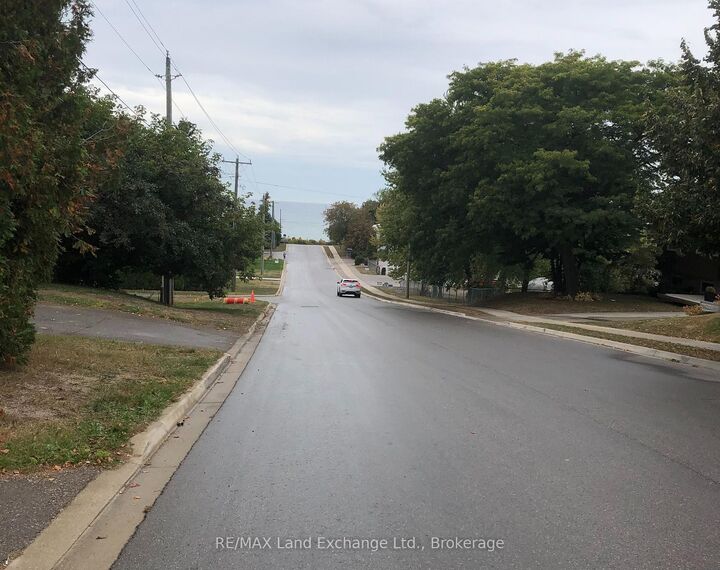 Property Photo: 188 Broadway Street ON N2Z 2X9