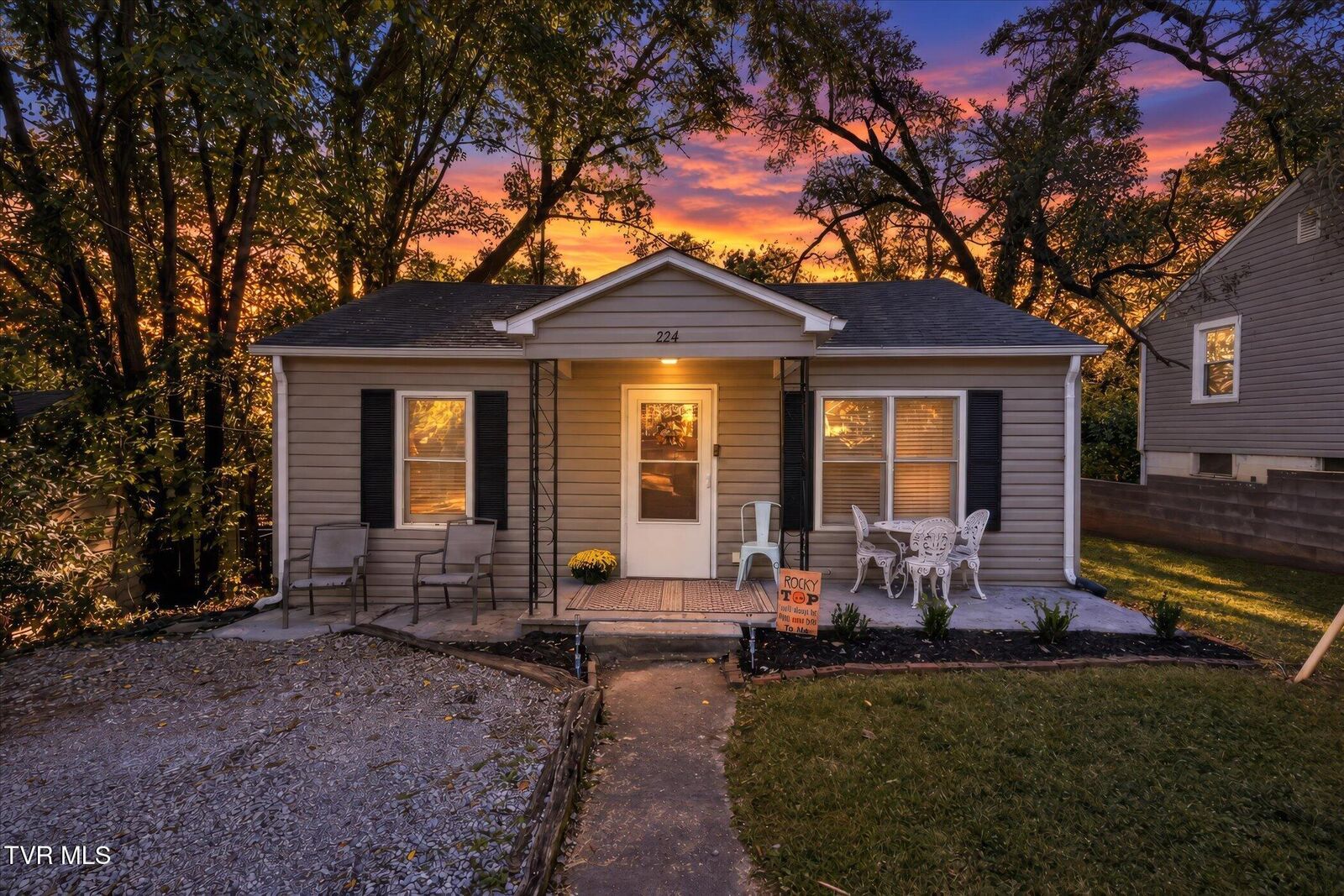 Property Photo: 224 Alabama Street TN 37660