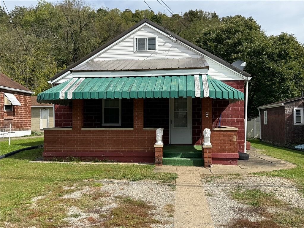 Property Photo:  8 Penn Avenue  PA 15322 