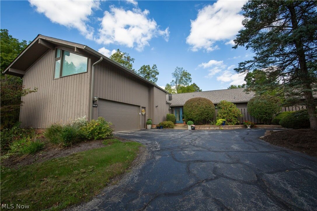 Property Photo:  524-25 Concord Downs Lane  OH 44202 