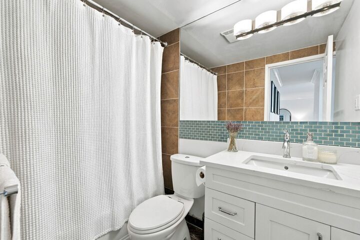 Property Photo:  131 W 4 Street 102  BC V7M 3C8 