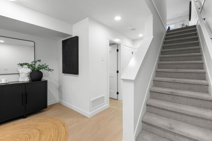 Property Photo:  2886 Montrose Avenue 44  BC V2S 0N7 