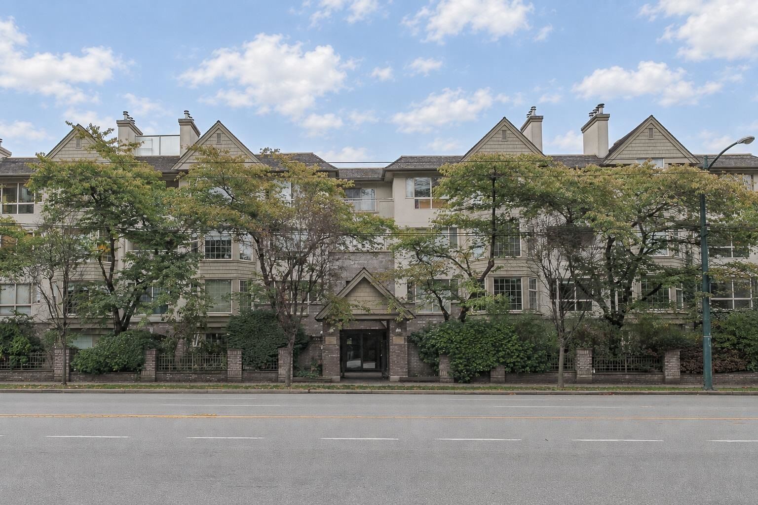 Property Photo: 5650 Oak Street 208 BC V6M 2V6