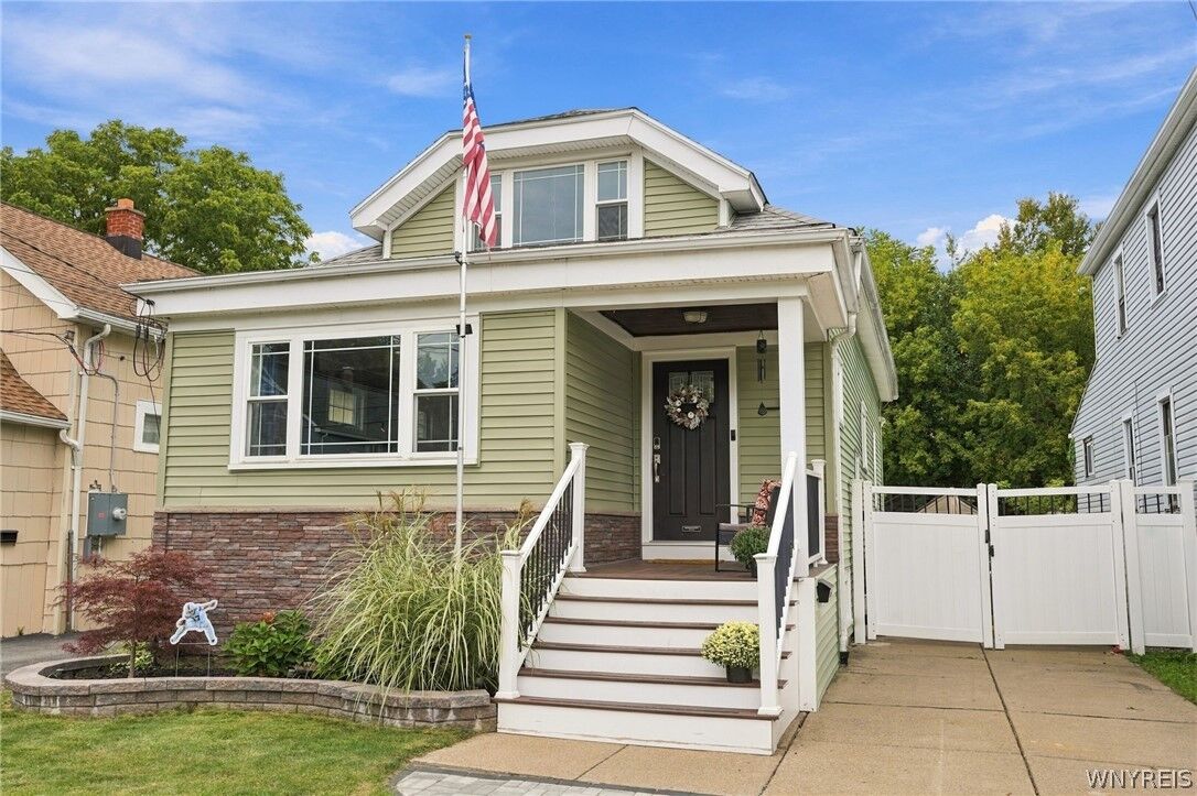 Property Photo:  112 Densmore Street  NY 14220 