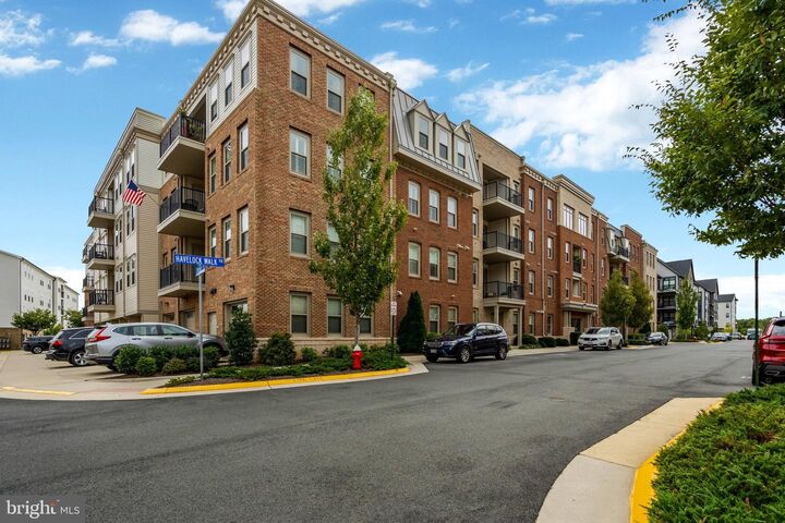 Property Photo:  23630 Havelock Walk Terrace 410  VA 20148 