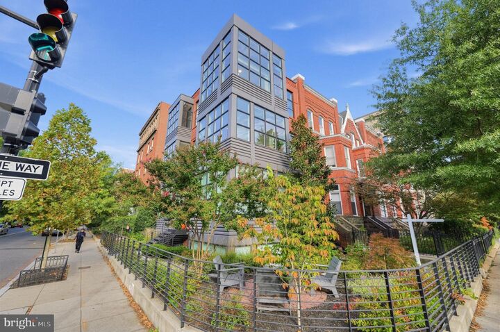 Property Photo:  1500 17th Street NW B  DC 20036 