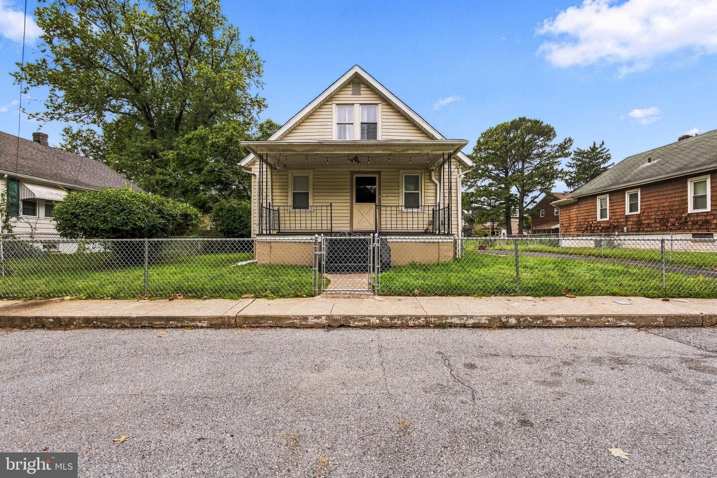 Property Photo:  16 Sutton Lane  DE 19720 