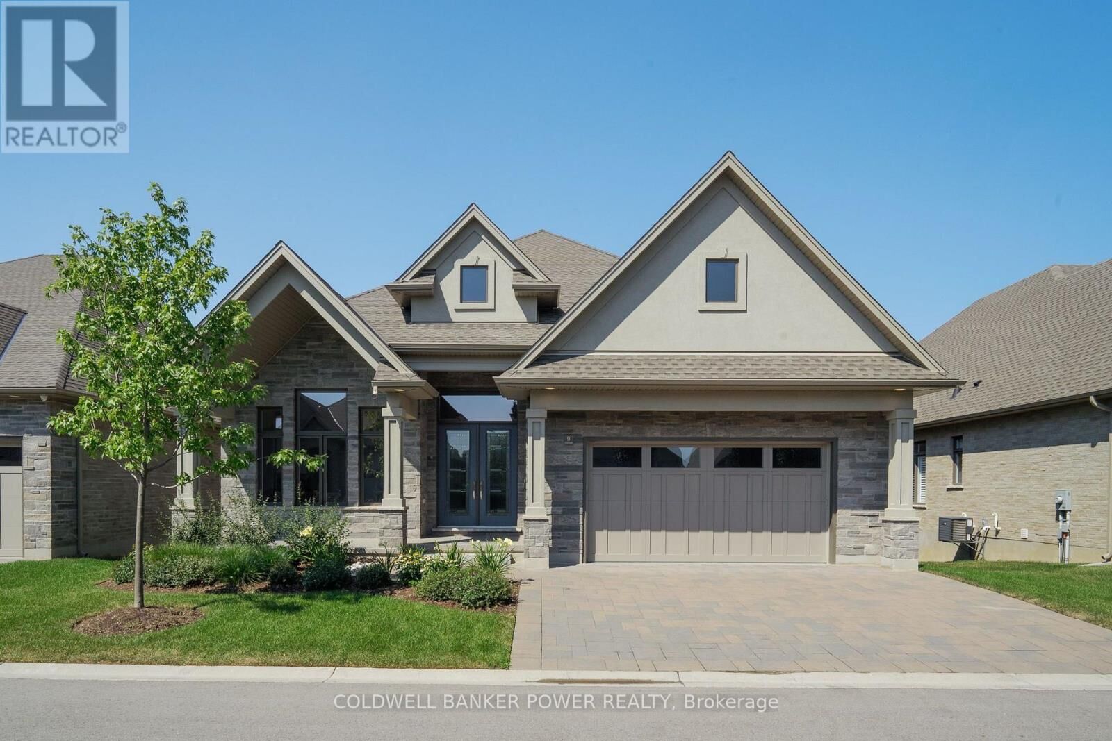 Property Photo: 1710 Ironwood Road 9 ON N6K 0G9