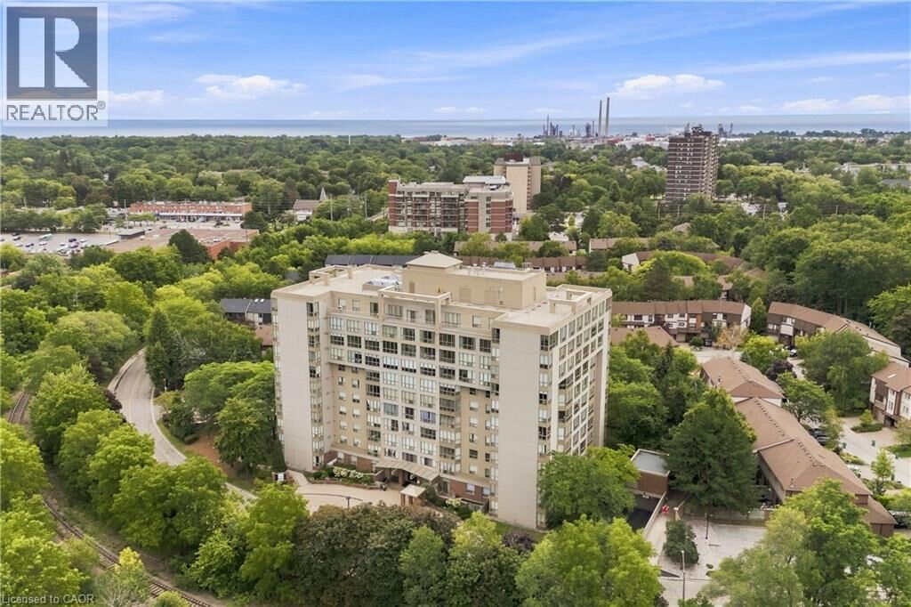 Property Photo: 1110 Walden Circle 312 ON L5J 4R3