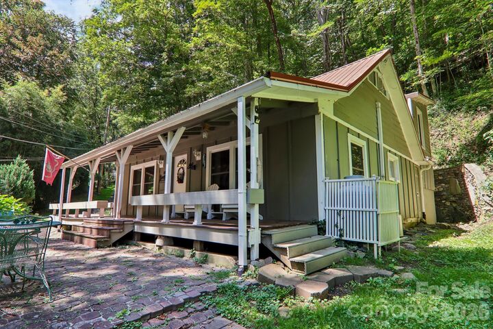 Property Photo:  16 Wits End Way  NC 28785 