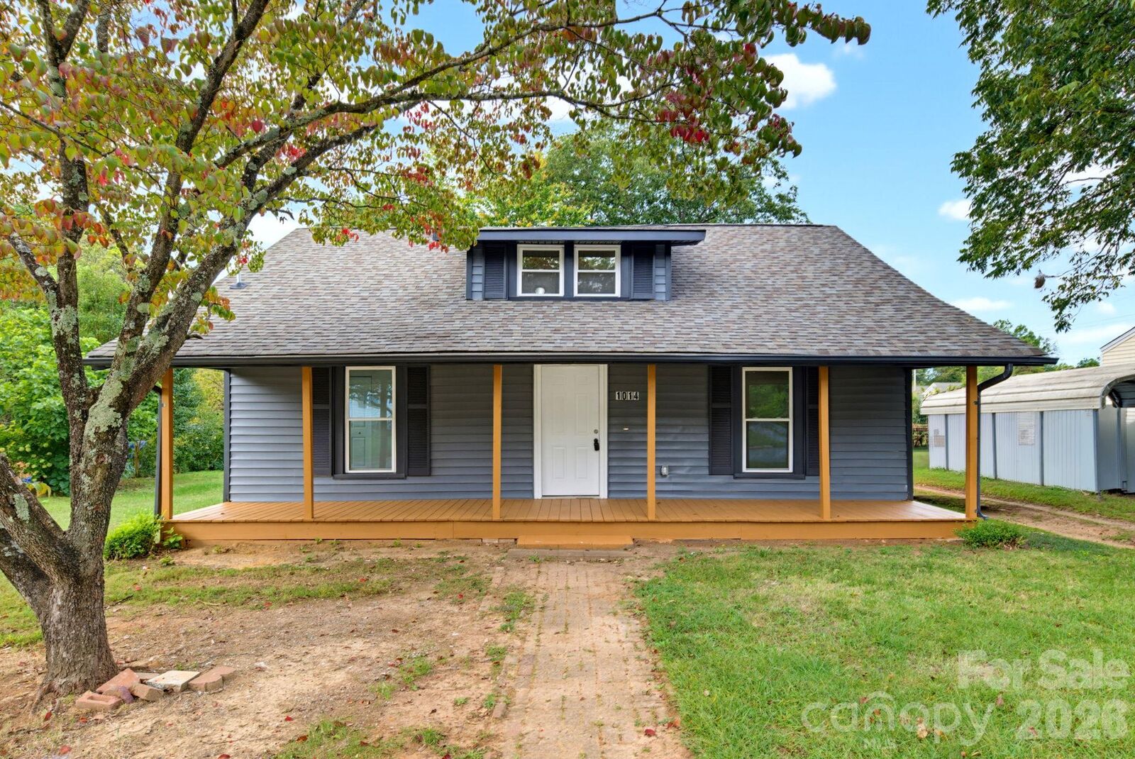Property Photo: 1014 8th Street NC 28677