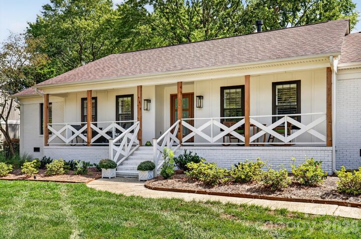Property Photo: 2021 Lynbridge Drive NC 28270