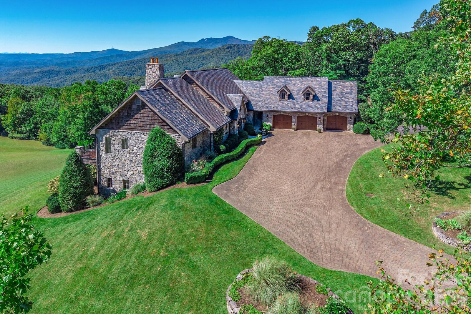 Property Photo: 733 Dogwood Lane NC 28605