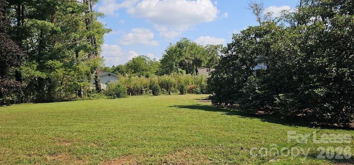 Property Photo:  75 Oak Hill Drive  NC 28806 