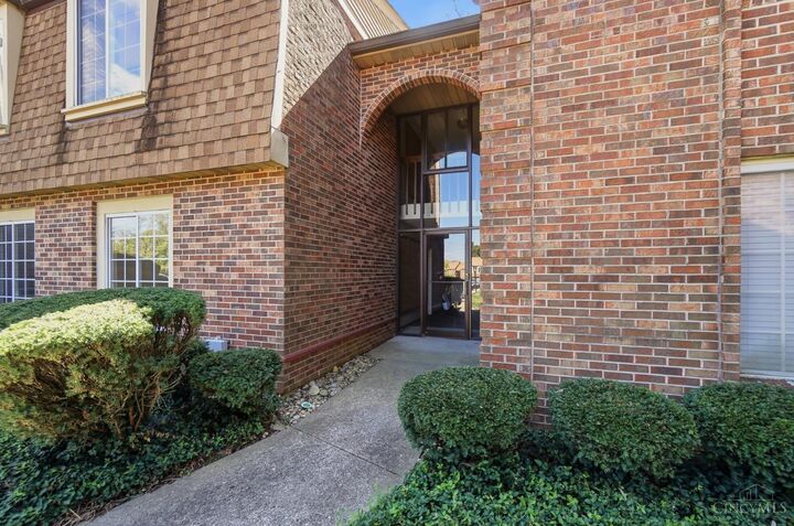 Property Photo:  5207 S Eaglesnest Drive  OH 45248 