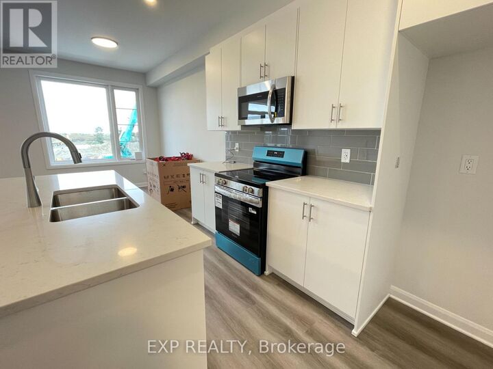 Property Photo:  905 Jack Dalgity Street  ON K0A 1A0 