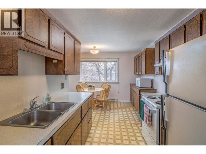 Photo de la propriété:  240 Dogwood Avenue  BC V0K 2E0 