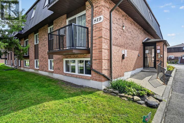 Property Photo: 819 Macodrum Drive 1 ON K6V 6P6