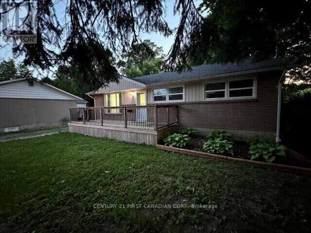 Property Photo:  31 Thorncrest Crescent  ON N6J 1K4 
