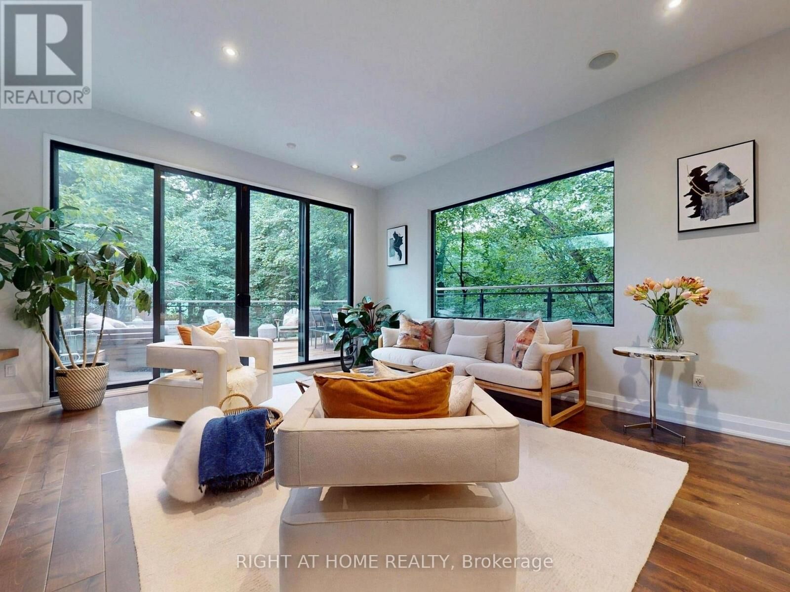 Property Photo:  386 Rosewell Avenue  ON M4R 2B4 