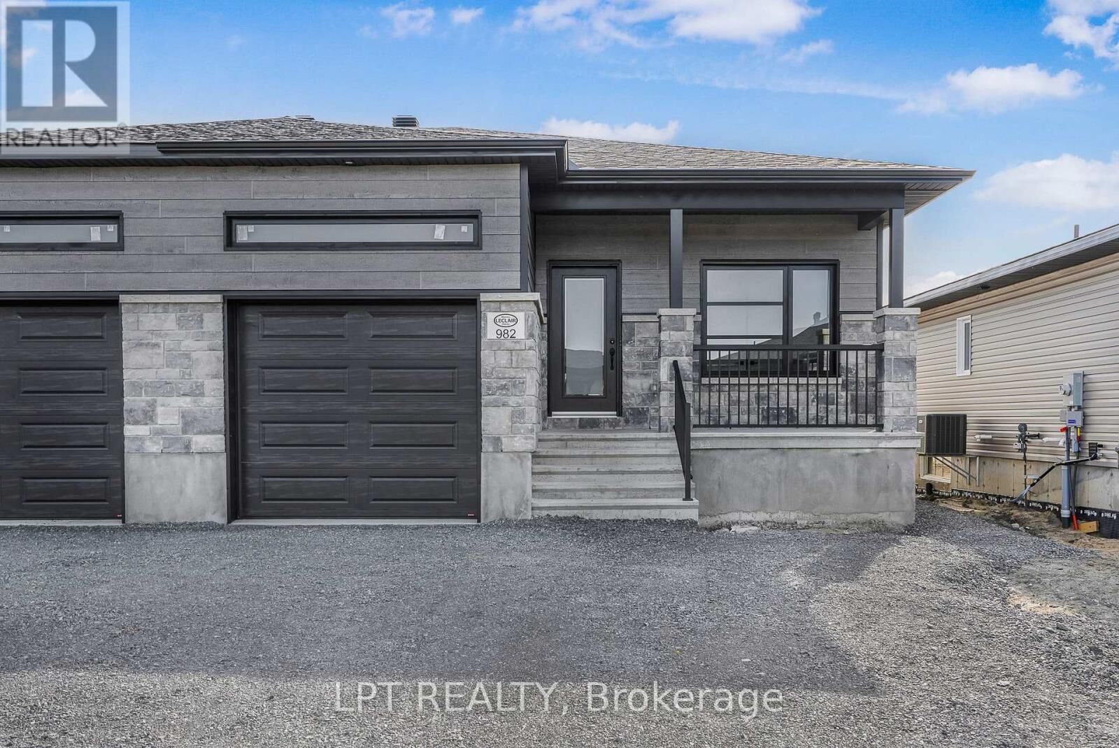 Property Photo:  960 Katia Street  ON K0A 2M0 