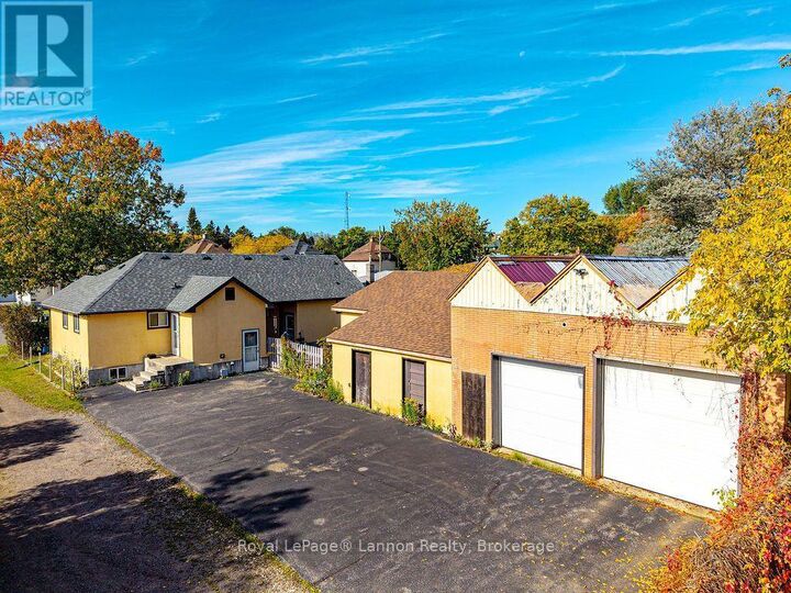 Property Photo:  210 Powley Street  ON P7A 2K9 