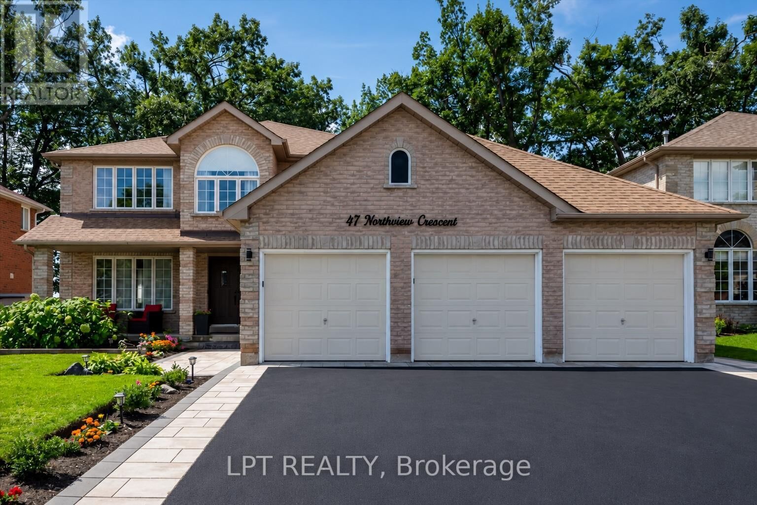Property Photo:  47 Northview Crescent  ON L4N 9T4 