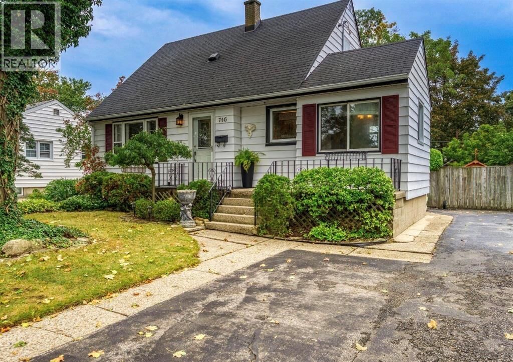 Property Photo:  746 Kemsley Drive  ON N7V 2M2 