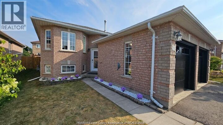 Property Photo: 201 Hanmer Street East ON L4M 6W7
