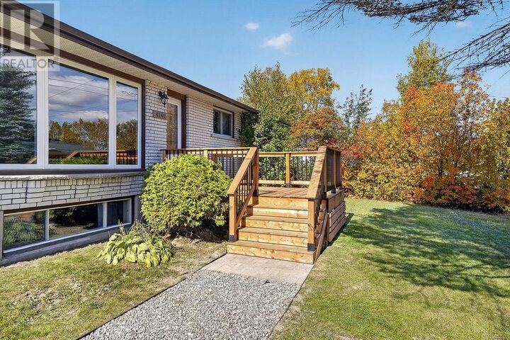 Property Photo: 4241 Addy Crescent ON P3P 1S2